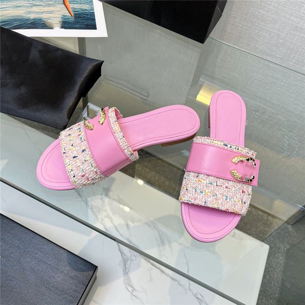 fashion slippers 2023 channel luxury design summer men flat women slope heel leather rubber letter logo casual sandals 07-05, Black
fashion slippers 2023 channel luxury design summer men flat women slope heel leather rubber letter logo casual sandals 07-05, Black
