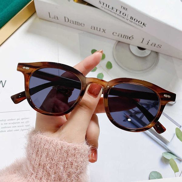 fashion gentle monster cool sunglasses gm designer 2022 new wood grain sunglasses men's women's anti ultraviolet oval small frame, White;black
fashion gentle monster cool sunglasses gm designer 2022 new wood grain sunglasses men's women's anti ultraviolet oval small frame, White;black
