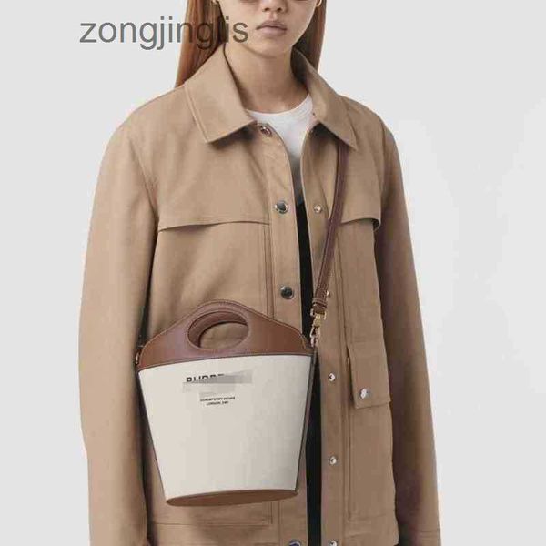 canvas fashion hands outlet bag new designer handbags burbrerys 2023 new leather collage minority retro simple and durable portable bucket b
canvas fashion hands outlet bag new designer handbags burbrerys 2023 new leather collage minority retro simple and durable portable bucket b