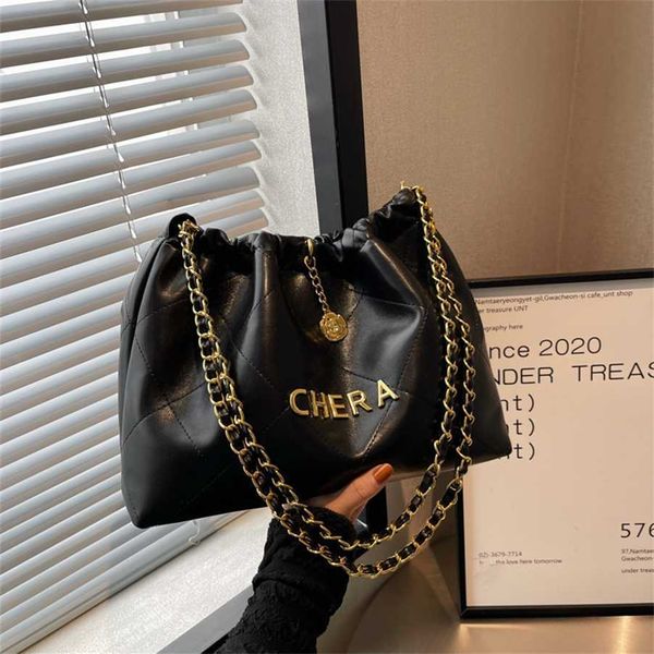 2022 new style zituote bag personalized versatile heavy industry chain decoration wholesale handbags 30 dollars
2022 new style zituote bag personalized versatile heavy industry chain decoration wholesale handbags 30 dollars