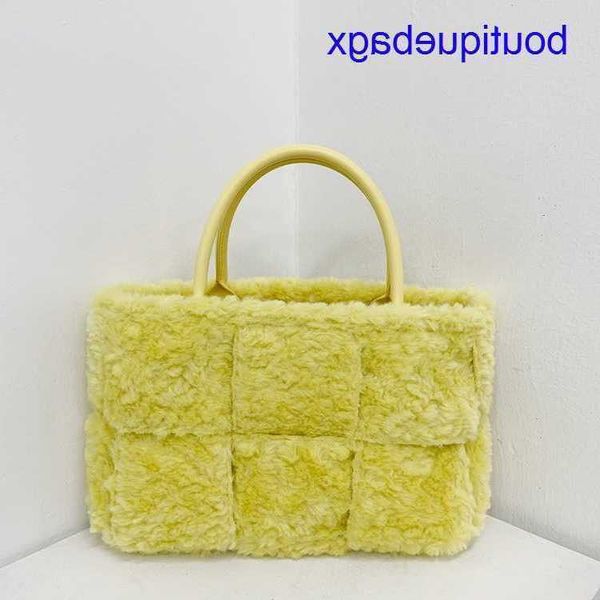 luxury bottegss venetss arco evening bags online store south korea dongdaemun new type plush woven large capacity versatile lamb h with logo
luxury bottegss venetss arco evening bags online store south korea dongdaemun new type plush woven large capacity versatile lamb h with logo