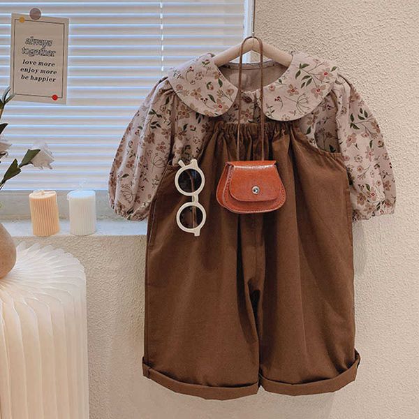 clothing sets 2022 autumn new children's clothing girls korean style floral doll collar + suspender pants suit spring fashion kid aa230, White
clothing sets 2022 autumn new children's clothing girls korean style floral doll collar + suspender pants suit spring fashion kid aa230, White