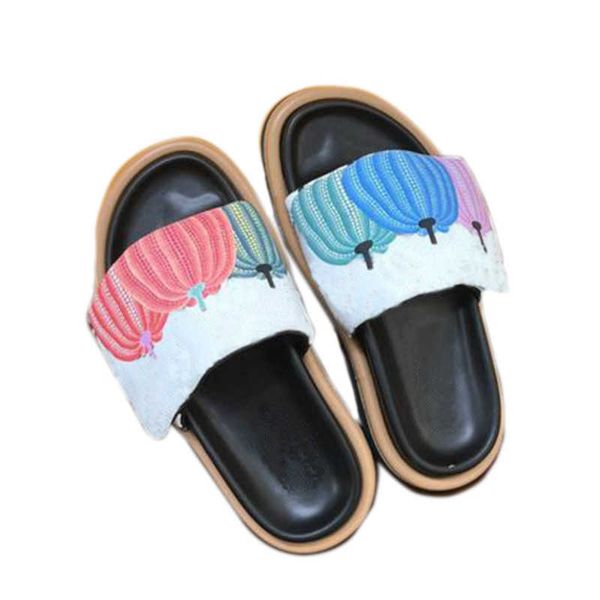 new embossed slippers for couples sandales fashion slipper famous womens mens slippers summer flat slides beach slipper lightweight and brea, Black
new embossed slippers for couples sandales fashion slipper famous womens mens slippers summer flat slides beach slipper lightweight and brea, Black