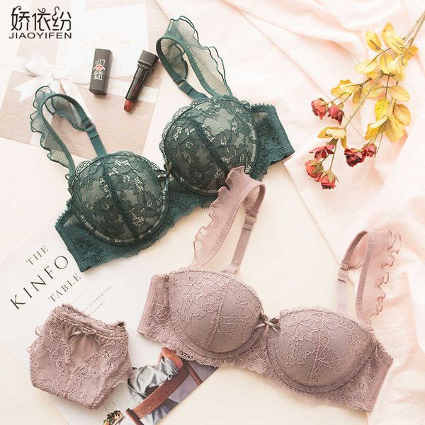 set jyf french bra lace underwear set push up bc cup plus chest pad comfortable embroidery europe intimates bra brief sets j230426, Red;black
set jyf french bra lace underwear set push up bc cup plus chest pad comfortable embroidery europe intimates bra brief sets j230426, Red;black