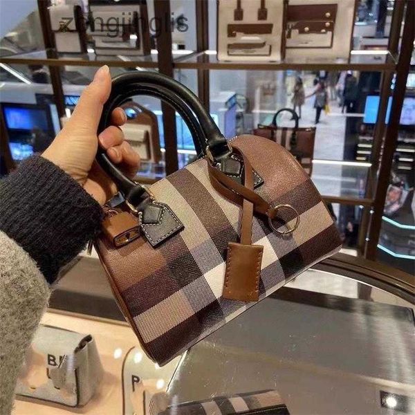 new designer latest fashion tote 2023 hands burbrerys women handbags outlet versatile portable messenger boston women omee
new designer latest fashion tote 2023 hands burbrerys women handbags outlet versatile portable messenger boston women omee