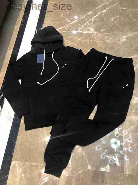 men's tracksuits designerautumn and winter new brand designer tracksuit fashion brooch design comfortable cotton material luxury mens b, Gray
men's tracksuits designerautumn and winter new brand designer tracksuit fashion brooch design comfortable cotton material luxury mens b, Gray