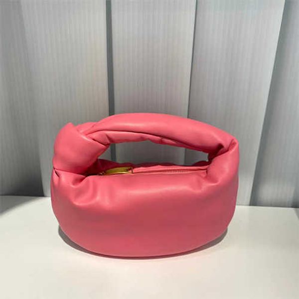 shoulder bags 2023 new mini leather armpit bag pleated one messenger fashionable casual knotted hand 230426
shoulder bags 2023 new mini leather armpit bag pleated one messenger fashionable casual knotted hand 230426