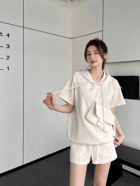 23ss womens designer clothing casual suit womens tracksuits diagonal span stereo satchel hooded hoodie drawstring elastic-waist shorts set w, White
23ss womens designer clothing casual suit womens tracksuits diagonal span stereo satchel hooded hoodie drawstring elastic-waist shorts set w, White