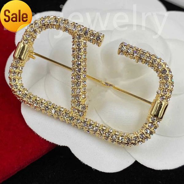 luxury women men designer brand letter brooches 18k gold plated inlay crystal rhinestone jewelry brooch charm pearl pin marry christmas part, Gray
luxury women men designer brand letter brooches 18k gold plated inlay crystal rhinestone jewelry brooch charm pearl pin marry christmas part, Gray