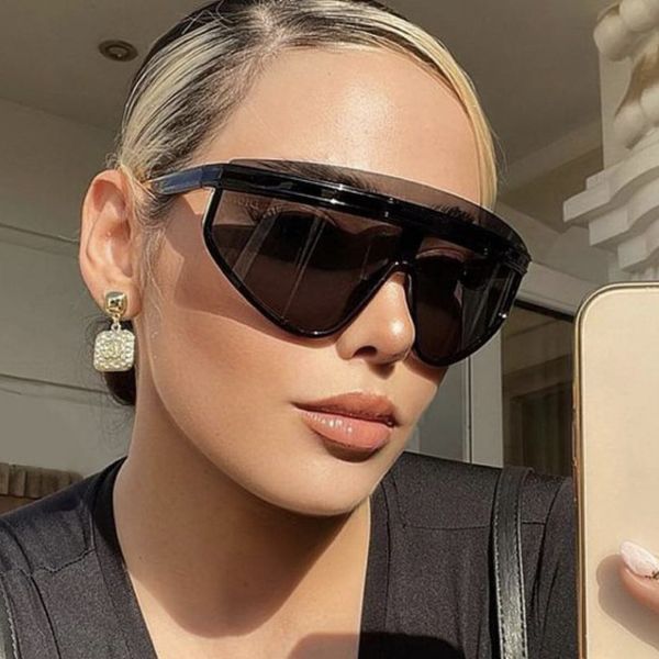 one-piece sunglasses large frame 2023 new fashion i street spersonality shading sunglasses cross-border ladies tide, White;black
one-piece sunglasses large frame 2023 new fashion i street spersonality shading sunglasses cross-border ladies tide, White;black