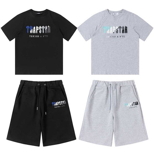 trapstar spring summer men women t shirt rainbow towel embroidery hip hop high street y2k short sleeve shorts pants suit, Gray
trapstar spring summer men women t shirt rainbow towel embroidery hip hop high street y2k short sleeve shorts pants suit, Gray
