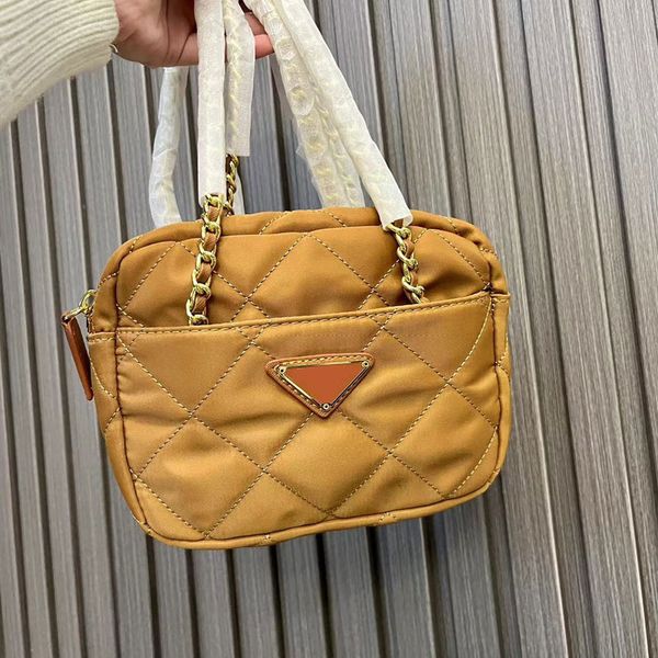 armpit bag hobo crescent bag designer shoulder nylon chain bag canva fashion wallet bag triangle decoration zipper open lady clutch pouch
armpit bag hobo crescent bag designer shoulder nylon chain bag canva fashion wallet bag triangle decoration zipper open lady clutch pouch