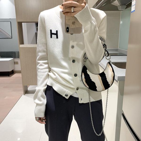 sweaters european station cashmere cardigan women loose h letter jacquard thin knitted jacket sweater slim round neck sweater, White;black
sweaters european station cashmere cardigan women loose h letter jacquard thin knitted jacket sweater slim round neck sweater, White;black