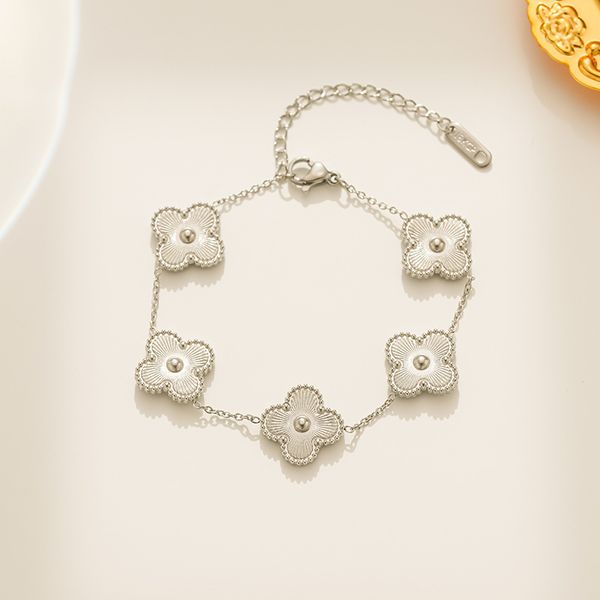 van clover necklace designers all gold clover pendant necklace bracelet earring jewelry for gift, Silver
van clover necklace designers all gold clover pendant necklace bracelet earring jewelry for gift, Silver