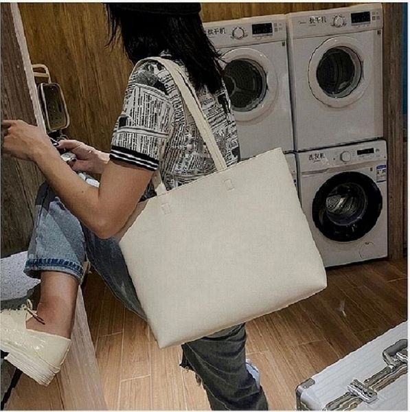2022 counter same designer bag leather shoulder package clutch handbag dhfhsdhfvskhdf
2022 counter same designer bag leather shoulder package clutch handbag dhfhsdhfvskhdf