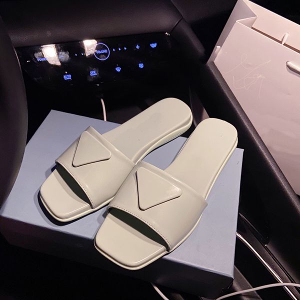 2022ss international fashion brand women fashion color matching optical pattern flat sandals slippers embossed sand beach thick bottom flip-, Black
2022ss international fashion brand women fashion color matching optical pattern flat sandals slippers embossed sand beach thick bottom flip-, Black