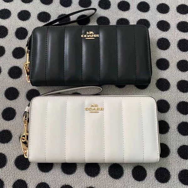 clutch cosmetic bags cases 2022 new quilted sheepskin long wallet solid color zipper handbag female
clutch cosmetic bags cases 2022 new quilted sheepskin long wallet solid color zipper handbag female