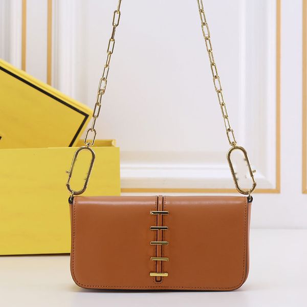 chain shoulder bag crossbody luxury handbags clutch purses ladies tote flap wallet gold hardware letter cowhide genuine leather fashionable
chain shoulder bag crossbody luxury handbags clutch purses ladies tote flap wallet gold hardware letter cowhide genuine leather fashionable