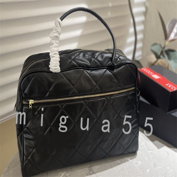 premium designer shoulder bag genuine leather airport large pillow bag super capacity
premium designer shoulder bag genuine leather airport large pillow bag super capacity