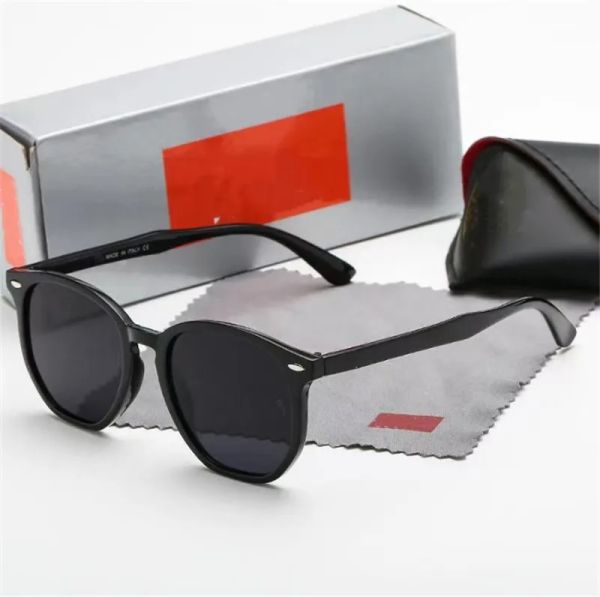 2022 designer luxury letter sunglass men and women trend retro anti-glare sunglasses, White;black
2022 designer luxury letter sunglass men and women trend retro anti-glare sunglasses, White;black