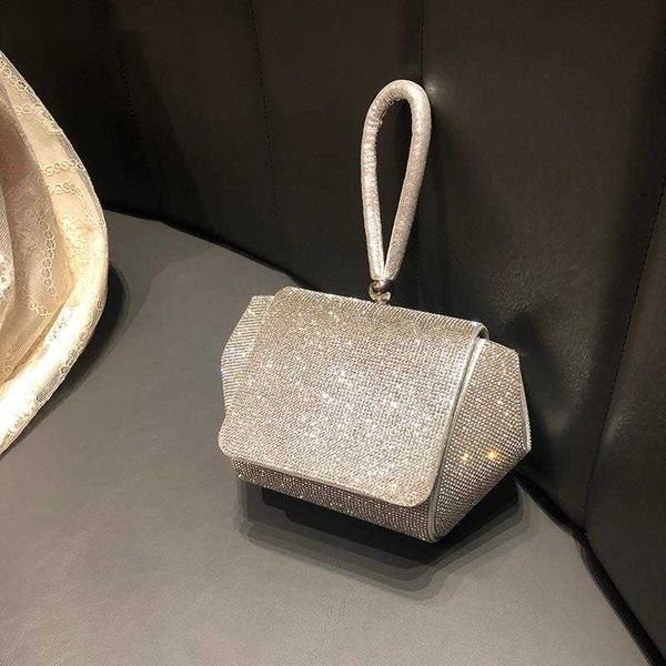 shoulder bags luxury silver diamonds evening handbags designer brand women purse shinny rhinestone crossbody bag dinner party clutch 230426
shoulder bags luxury silver diamonds evening handbags designer brand women purse shinny rhinestone crossbody bag dinner party clutch 230426