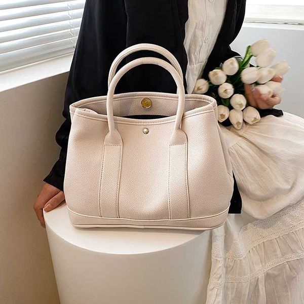 garden party designer totes bag 2023 new fashion women's bag portable tote shopping bag bucket bag single shoulder messenger bag large
garden party designer totes bag 2023 new fashion women's bag portable tote shopping bag bucket bag single shoulder messenger bag large