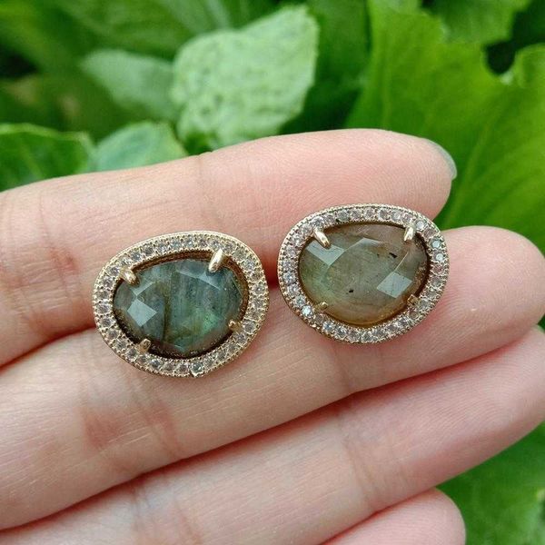 stud yygem 15x18mm natural faceted labradorite cubic zirconia pave bezel set stud earrings w0427, Golden;silver
stud yygem 15x18mm natural faceted labradorite cubic zirconia pave bezel set stud earrings w0427, Golden;silver