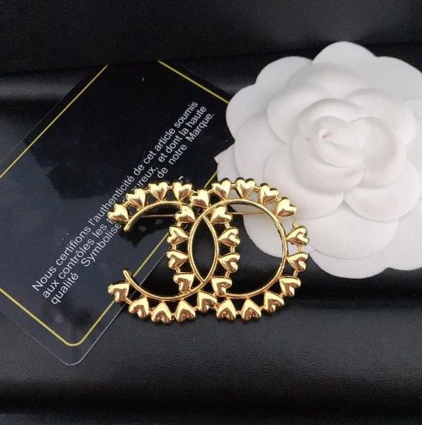luxury designer brand letter brooches copper gilding rhinestone jewelry women and men metal brooch pin marry christmas party gift accessorie, Gray
luxury designer brand letter brooches copper gilding rhinestone jewelry women and men metal brooch pin marry christmas party gift accessorie, Gray