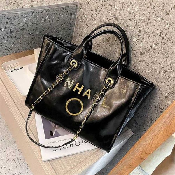 classic brand handbags beach bags luxury metal badge tote bag small evening handbag female capacity large leather one shoulder backpack whol
classic brand handbags beach bags luxury metal badge tote bag small evening handbag female capacity large leather one shoulder backpack whol
