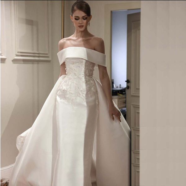 classic white off shoulder mermaid wedding dresses appliqued lace flowers bridal gown satin church vestidos de mariee
classic white off shoulder mermaid wedding dresses appliqued lace flowers bridal gown satin church vestidos de mariee