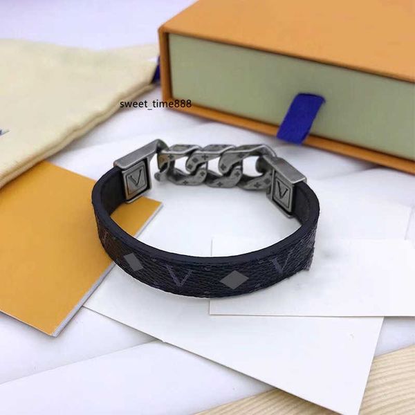 flower designer bracelet for men opening women bangles elegant fashion brand brown leather bracelets with letters jewelry, Golden;silver
flower designer bracelet for men opening women bangles elegant fashion brand brown leather bracelets with letters jewelry, Golden;silver