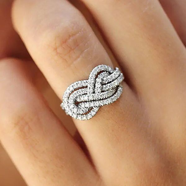 wedding rings huitan cincin wanita baru memutar bentuk tak terbatas kristal kubik zirkonia indah pita pernikahan mode perhiasan massal 23042, Slivery;golden
wedding rings huitan cincin wanita baru memutar bentuk tak terbatas kristal kubik zirkonia indah pita pernikahan mode perhiasan massal 23042, Slivery;golden