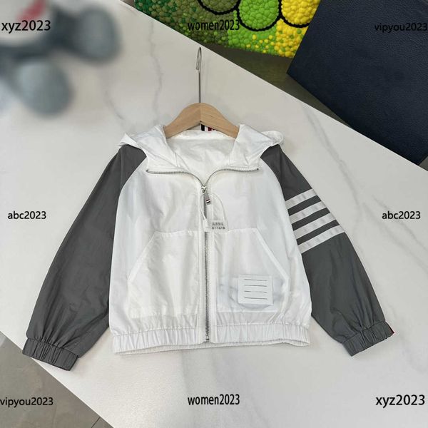 luxury hooded jacket baby colorful sunscreen clothing child hooded coat kids outwear spring contrasting colors coat new produc, Blue;gray
luxury hooded jacket baby colorful sunscreen clothing child hooded coat kids outwear spring contrasting colors coat new produc, Blue;gray