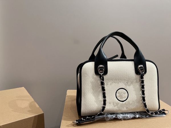 classic designer bag brand women's beach bag bowling bag leather handle handbag chain single shoulder bag crossbody bag travel bag
classic designer bag brand women's beach bag bowling bag leather handle handbag chain single shoulder bag crossbody bag travel bag