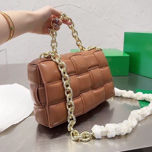 crossbody women's tofu bag cowhide handbag adjustable shoulder strap quilted personalized chunky chain purses 26cm
crossbody women's tofu bag cowhide handbag adjustable shoulder strap quilted personalized chunky chain purses 26cm