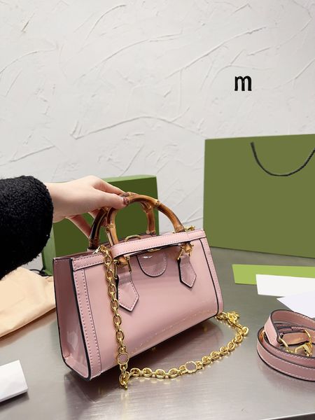 women's crossbody bag leather quilted shoulder bag with chain strap fashion handbag women's dinner bag medium crossbody bag vintag
women's crossbody bag leather quilted shoulder bag with chain strap fashion handbag women's dinner bag medium crossbody bag vintag