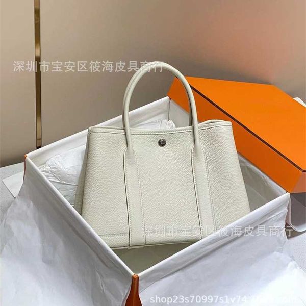garden party designer totes h family 2023 new bag premium feel hand sewn honey wax thread cowhide portable mom shopping bag women's bag
garden party designer totes h family 2023 new bag premium feel hand sewn honey wax thread cowhide portable mom shopping bag women's bag