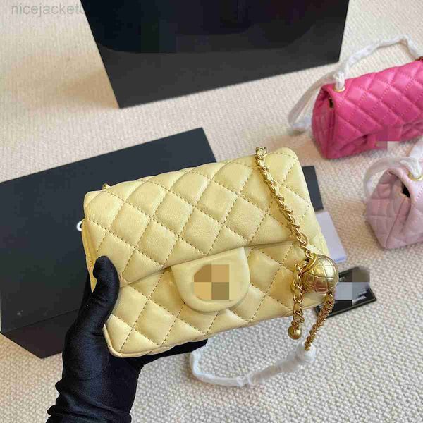 designer channel women bag style small xiangfeng bright leather shoulder bag square fat chain bag rhombus pattern versatile cross-body
designer channel women bag style small xiangfeng bright leather shoulder bag square fat chain bag rhombus pattern versatile cross-body