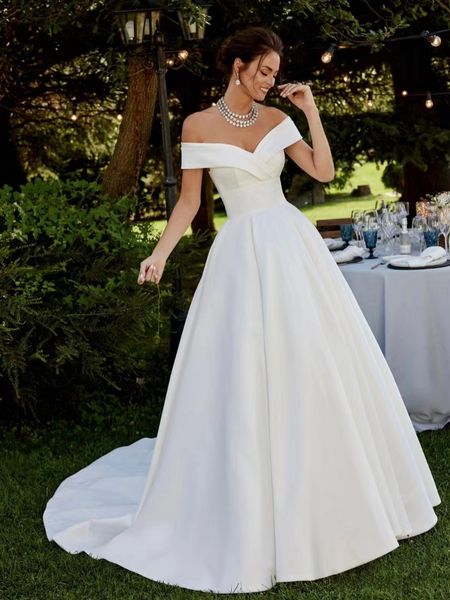 new simple atmosphere silk one line shoulder double pleated neckline noble and elegant party wedding dress, White
new simple atmosphere silk one line shoulder double pleated neckline noble and elegant party wedding dress, White