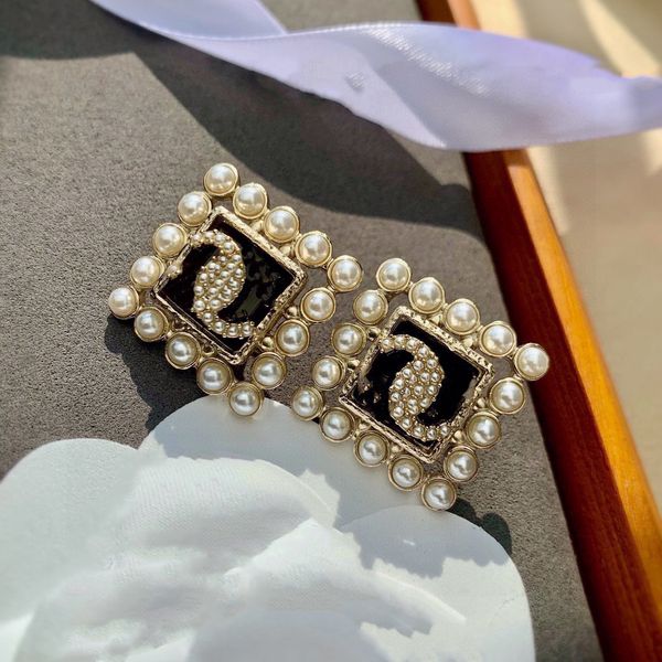 letter ccity designer c earring luxury stud earing fashion brand women jewelry metal crystal pearl gold earrings cjeweler classic woman gift, Golden;silver
letter ccity designer c earring luxury stud earing fashion brand women jewelry metal crystal pearl gold earrings cjeweler classic woman gift, Golden;silver