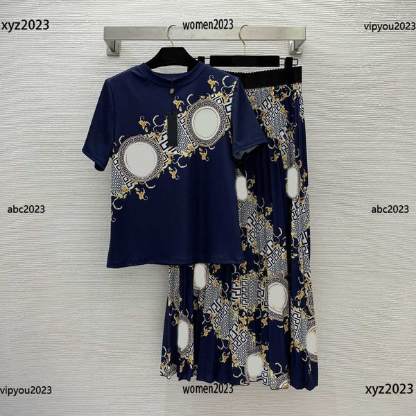 plus size women sets two piece dress patterned printed slim fitting version short sleeved t-shirt and elastic waist pleated skirt, White
plus size women sets two piece dress patterned printed slim fitting version short sleeved t-shirt and elastic waist pleated skirt, White