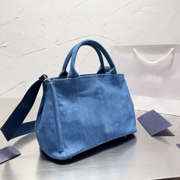 large capacity tote bag canvas crossbody high-quality travel totes r cross body fashion classic handbag shopping handbags wholesale
large capacity tote bag canvas crossbody high-quality travel totes r cross body fashion classic handbag shopping handbags wholesale
