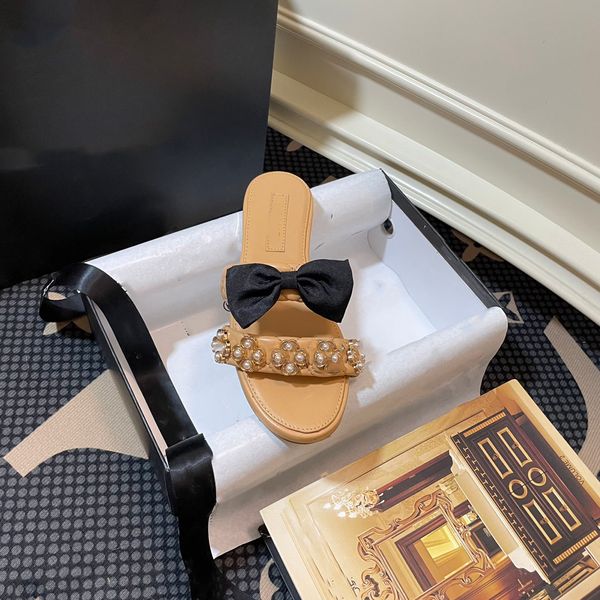 2023 designer slippers brand slippers slider fashion flip flop women summer leather sandals beach strap size 35-40 with box, Black
2023 designer slippers brand slippers slider fashion flip flop women summer leather sandals beach strap size 35-40 with box, Black
