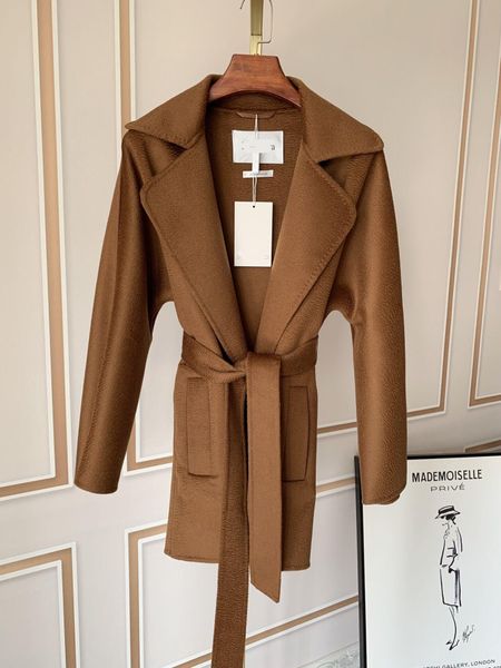 fur 2022 highend women' short coat 100% goat cashmere water ripple outwear coat soft casual coat with sashes, Black
fur 2022 highend women' short coat 100% goat cashmere water ripple outwear coat soft casual coat with sashes, Black