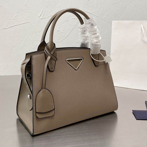 design tote bag designer bags shoulder handbag crossbody bags fashion commuter bag brand women purse luxuries messenger handbags ladies wall
design tote bag designer bags shoulder handbag crossbody bags fashion commuter bag brand women purse luxuries messenger handbags ladies wall