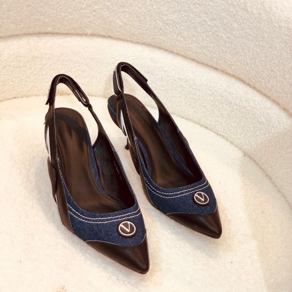 est heels sandals with box women shoes designer sandals quality sandals heel height and sandal flat shoe slides slippers by 1978 s319 04, Black
est heels sandals with box women shoes designer sandals quality sandals heel height and sandal flat shoe slides slippers by 1978 s319 04, Black