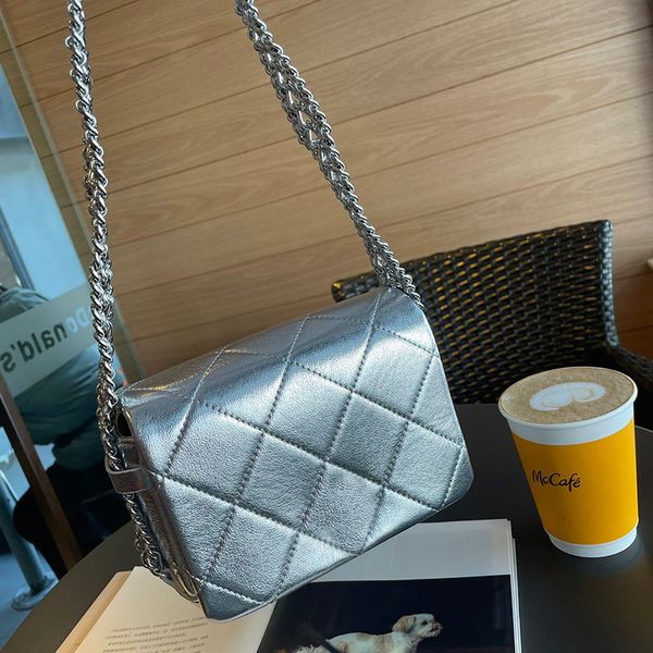 womens thick chain shoulder underarm quilted bags black silver metal hardware matlasse turn lock purse classic mini full flap pocket outdoor
womens thick chain shoulder underarm quilted bags black silver metal hardware matlasse turn lock purse classic mini full flap pocket outdoor