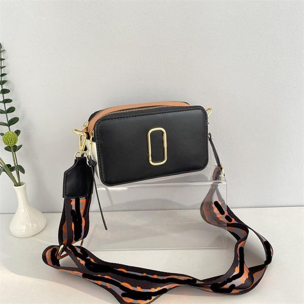 retail designer women shoulder bags new 2023 contrast color small square bag trend letter single messenger bag 20-12-7cm, Black;red
retail designer women shoulder bags new 2023 contrast color small square bag trend letter single messenger bag 20-12-7cm, Black;red