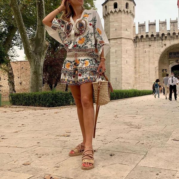 dress xeasy 2021 women twopiece set vintage casual flower embroidery shirt female streetwear slim elastic high waist skirt sets, White
dress xeasy 2021 women twopiece set vintage casual flower embroidery shirt female streetwear slim elastic high waist skirt sets, White