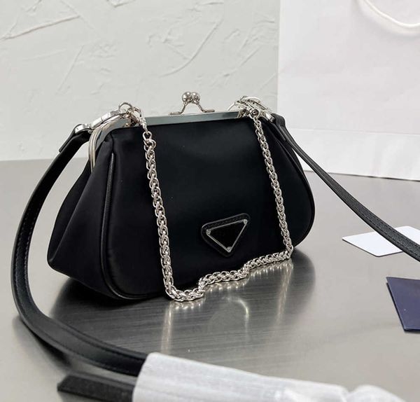 designer evening bag for women elegance crossbody shoulder bags fashion all-match chain solid color wallet coin purse famous brand230424
designer evening bag for women elegance crossbody shoulder bags fashion all-match chain solid color wallet coin purse famous brand230424